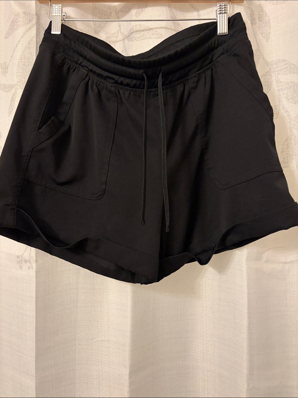 Old navy 
Women's Black Elastic-Waist Athletic Shorts with Pockets